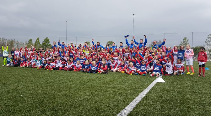 Fox Sports voetbalclinic bij Sc ’t Zand trekt 400 kinderen
