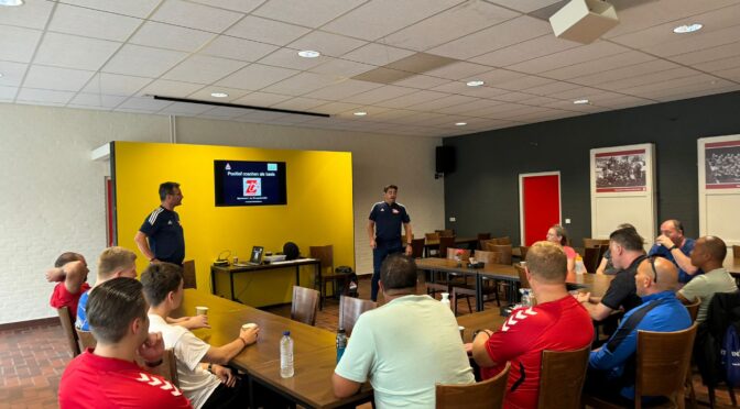 CURSUS’4 INZICHTEN OVER TRAINERSSCHAP’